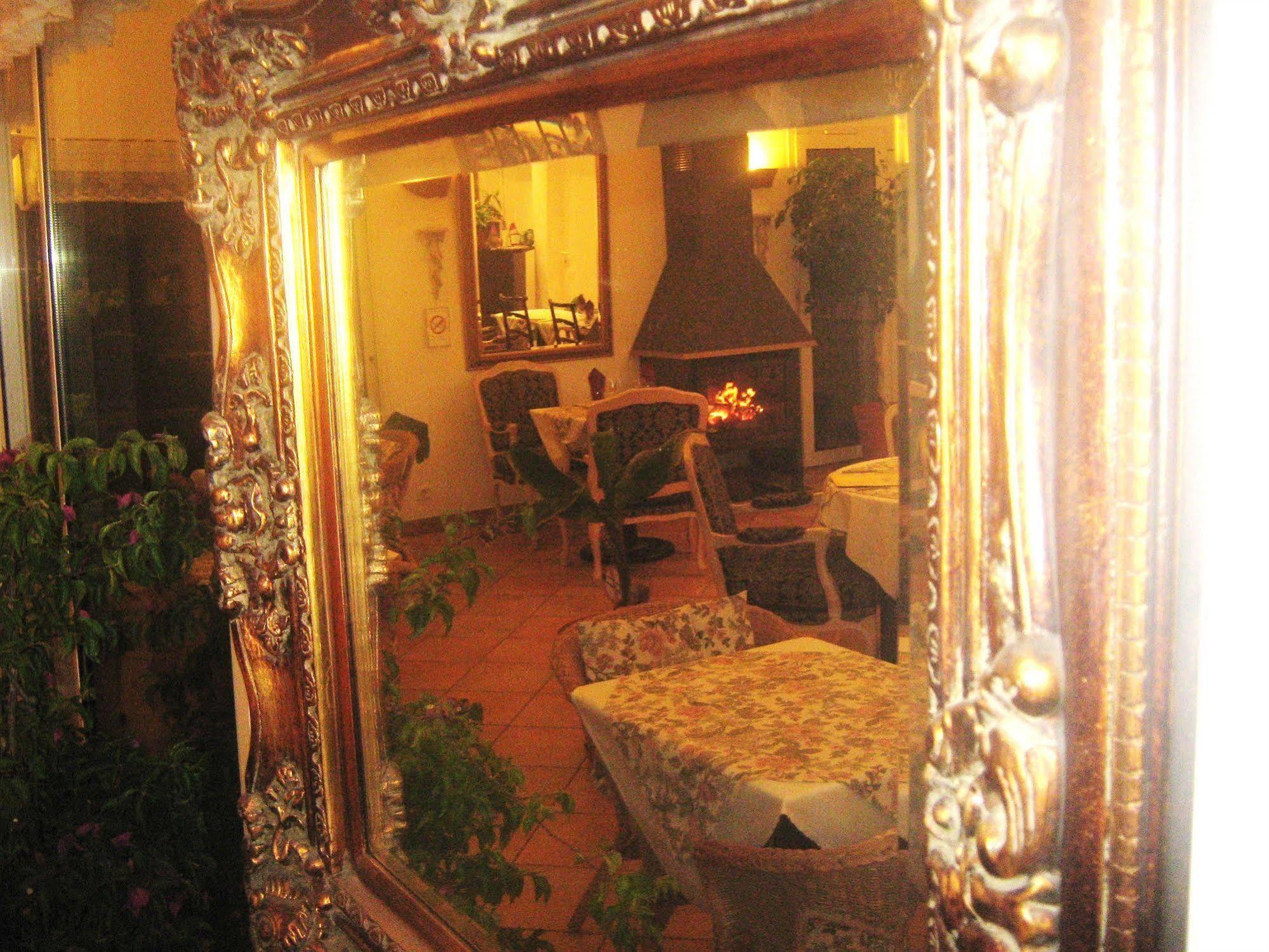 La Fontaine Hotel Vidauban Exterior photo